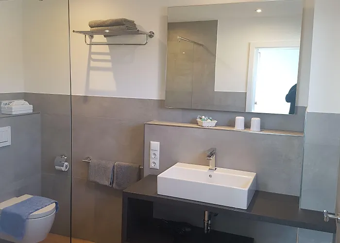 ヴェンガストフ ツァ ブッヘ ホテル モンシャウ