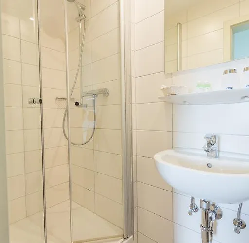 ヴェンガストフ ツァ ブッヘ モンシャウ